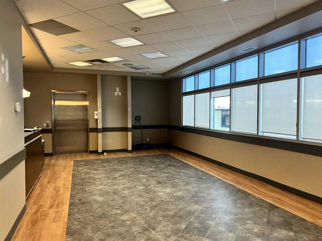 201A-3215 49 Avenue, Red Deer, Alberta, T2N 0M8 (97098681)