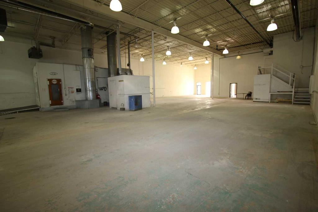 Bays 4-5-7419 50 Avenue, Red Deer, Alberta, T4P 1M5 (97989018)