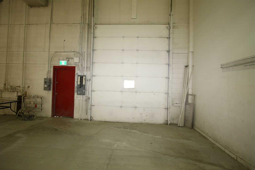 Bays 4-5-7419 50 Avenue, Red Deer, Alberta, T4P 1M5 (97989018)