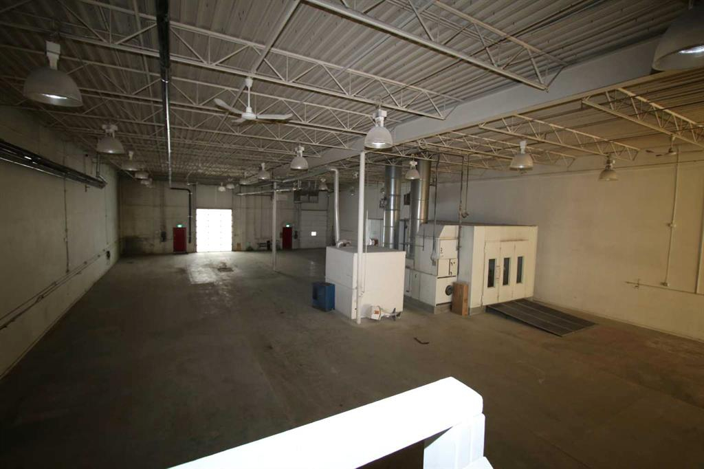 Bays 4-5-7419 50 Avenue, Red Deer, Alberta, T4P 1M5 (97989018)