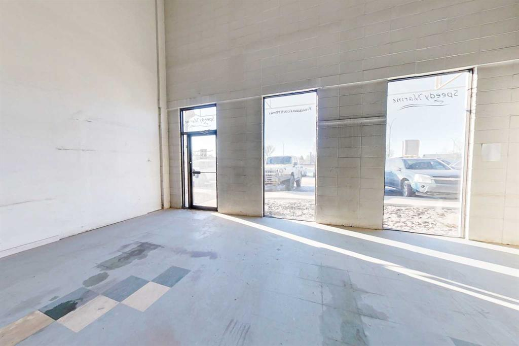 Bays 4-5-7419 50 Avenue, Red Deer, Alberta, T4P 1M5 (97989018)