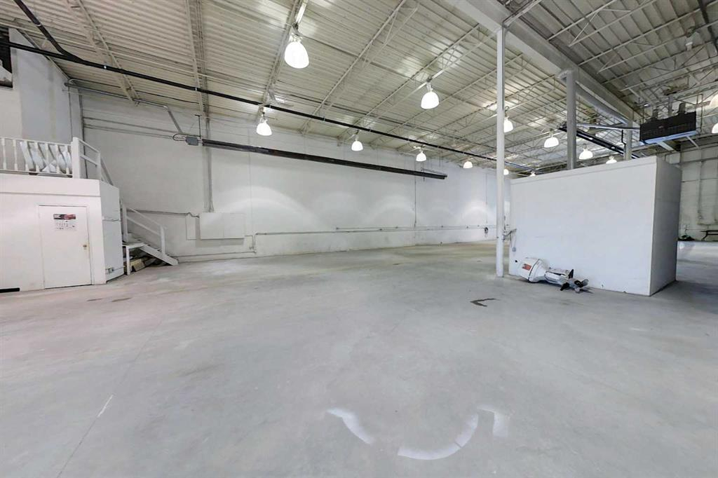 Bays 4-5-7419 50 Avenue, Red Deer, Alberta, T4P 1M5 (97989018)