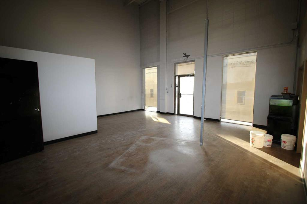 Bays 4-5-7419 50 Avenue, Red Deer, Alberta, T4P 1M5 (97989018)