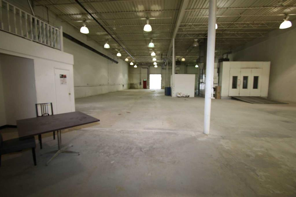 Bays 4-5-7419 50 Avenue, Red Deer, Alberta, T4P 1M5 (97989018)