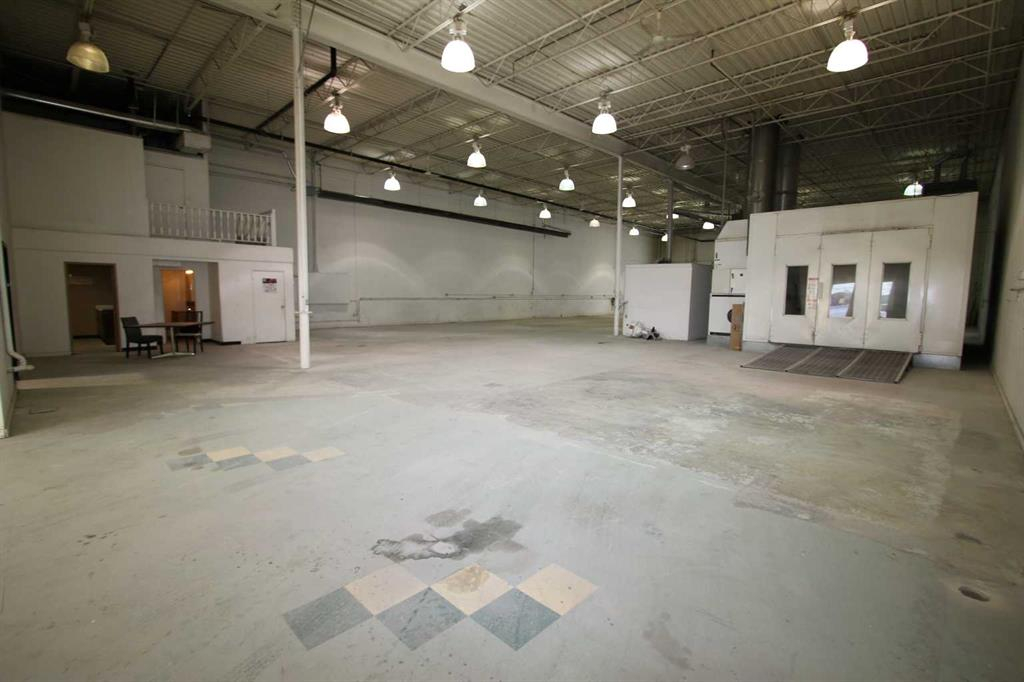 Bays 4-5-7419 50 Avenue, Red Deer, Alberta, T4P 1M5 (97989018)