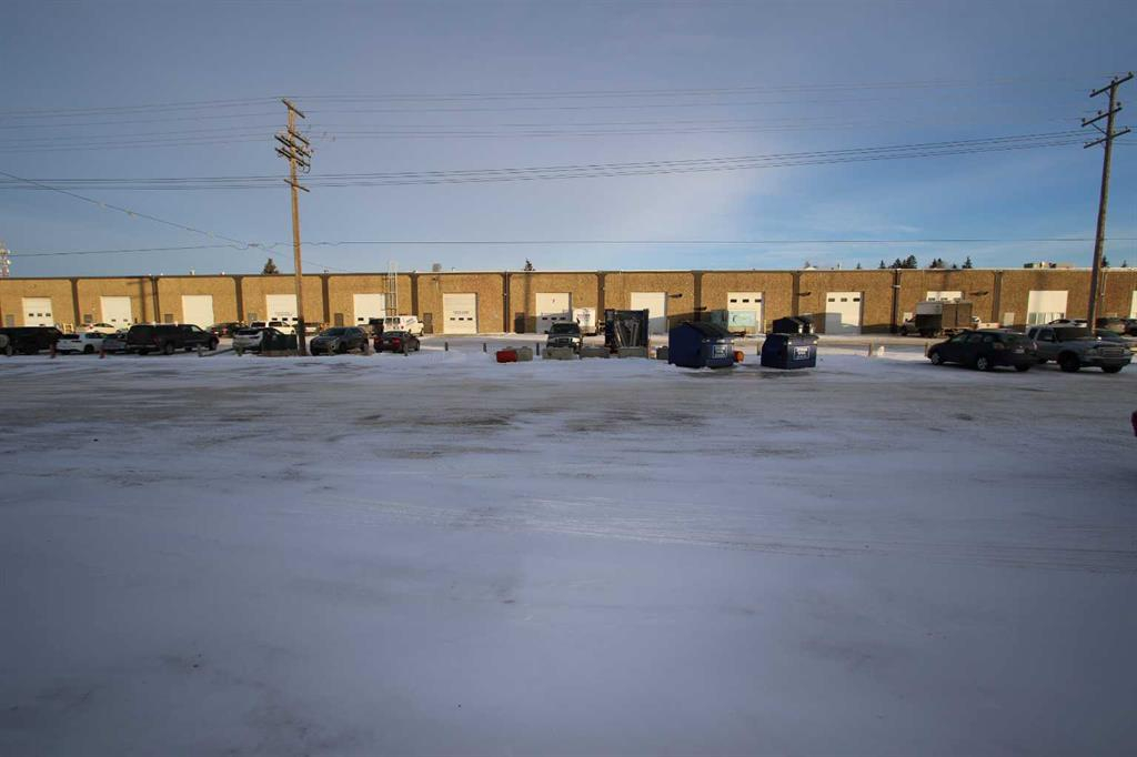 Bays 4-7419 50 Avenue, Red Deer, Alberta, T4P 1M5 (97989018)