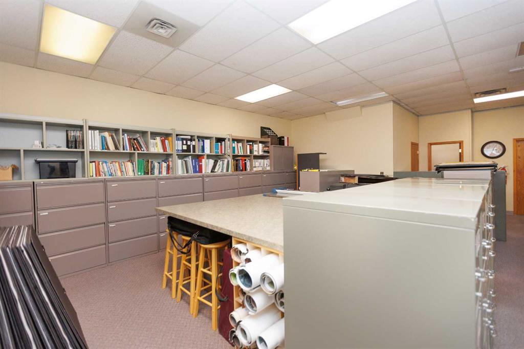 B-4730 50 Street, Red Deer, Alberta, T4N 1X2 (98138993)