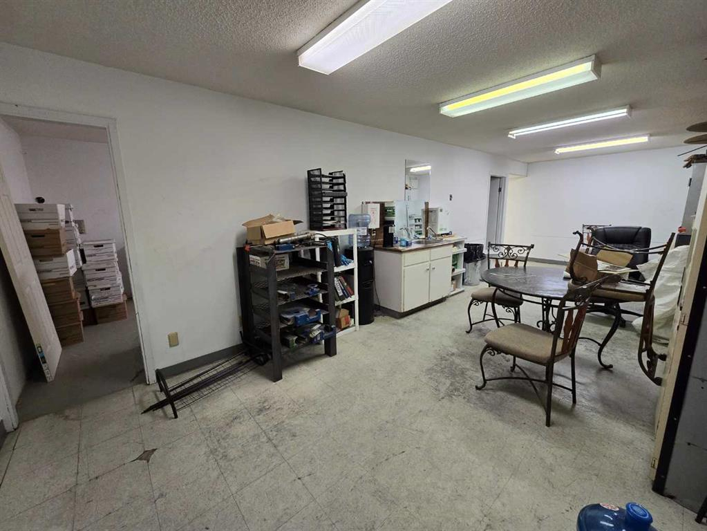 170-8319 Chiles Ind Avenue, Red Deer, Alberta, T4P 2V5 (99232531)