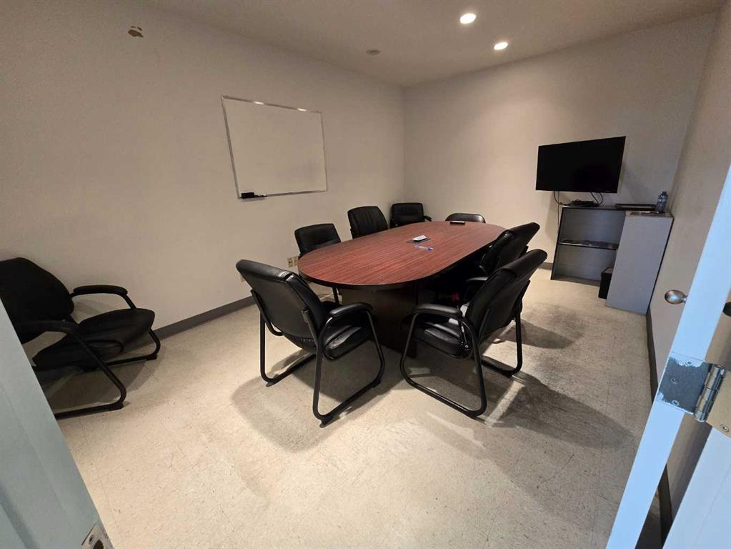 170-8319 Chiles Ind Avenue, Red Deer, Alberta, T4P 2V5 (99232531)