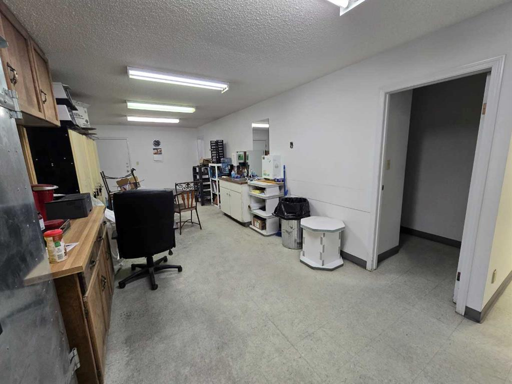 170-8319 Chiles Ind Avenue, Red Deer, Alberta, T4P 2V5 (99232531)