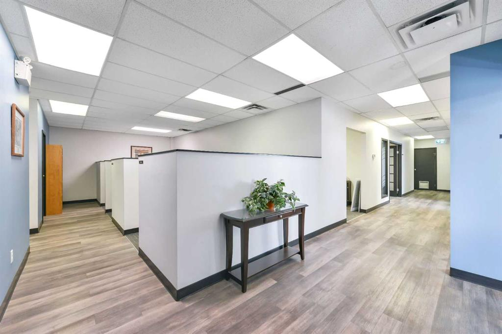 302-4702 49 Avenue, Red Deer, Alberta, T4N 3W2 (99666128)